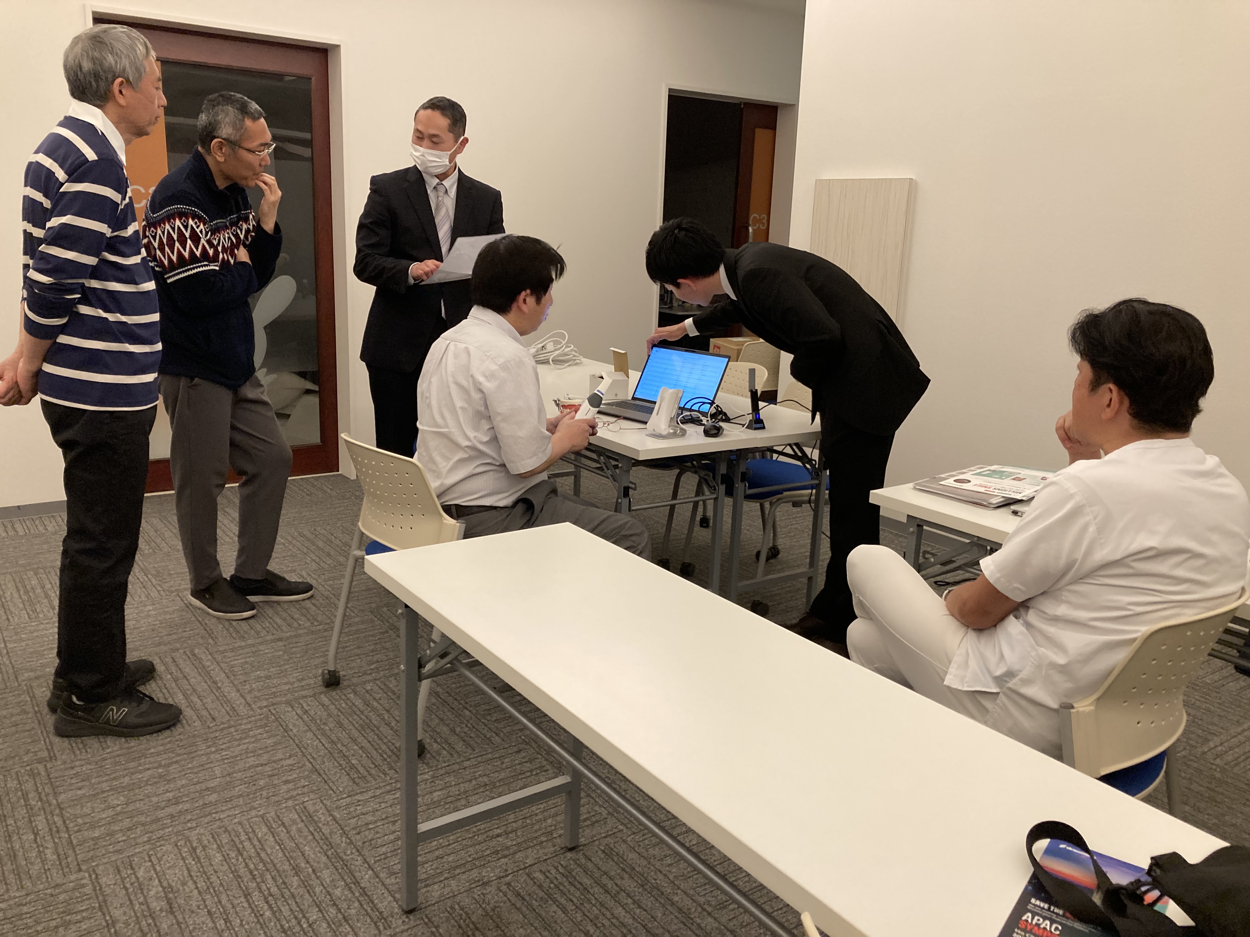 当院でメーカーのデモ会を行いました